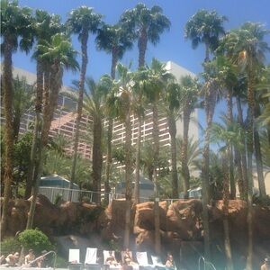 Meet your Posher, April